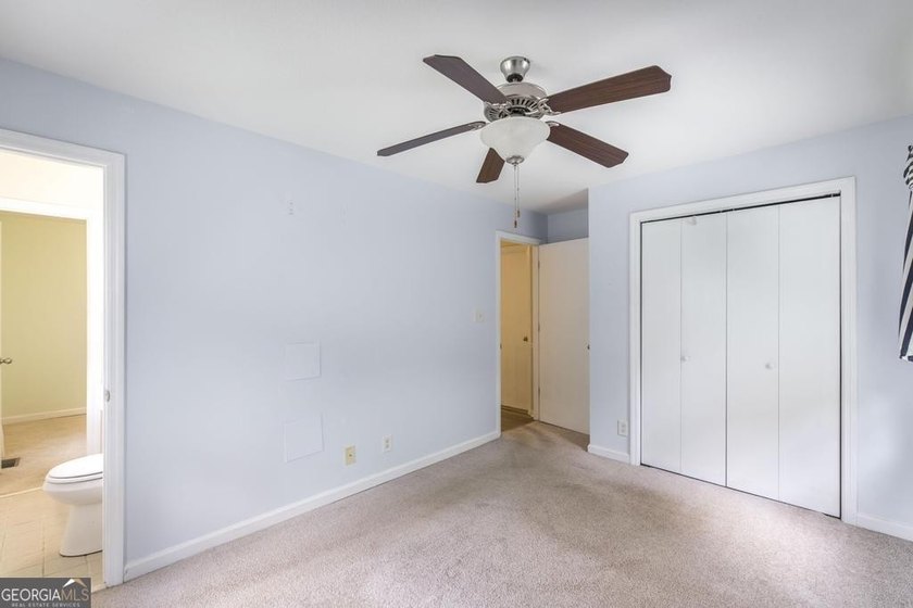 This move-in-ready, single-story 3-bedroom, 1.5-bathroom brick - photo 23