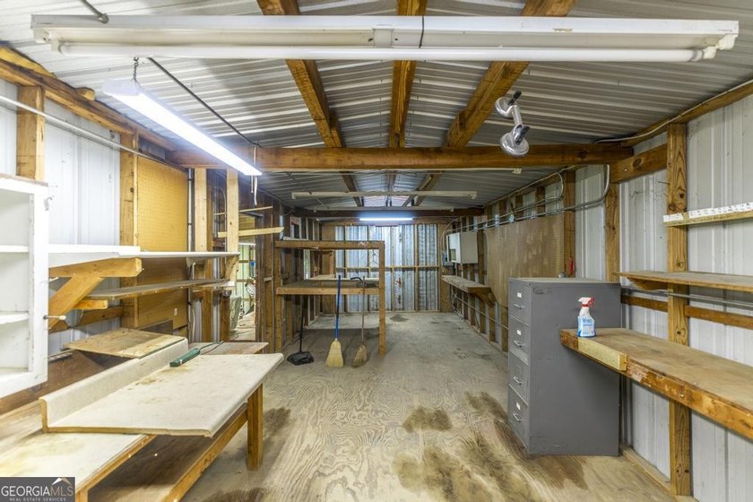 This move-in-ready, single-story 3-bedroom, 1.5-bathroom brick - photo 30