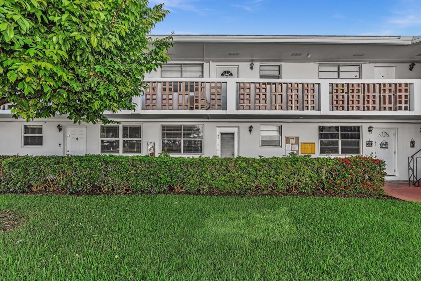 Welcome to this charming one-bedroom, one-bathroom condominium - photo 4