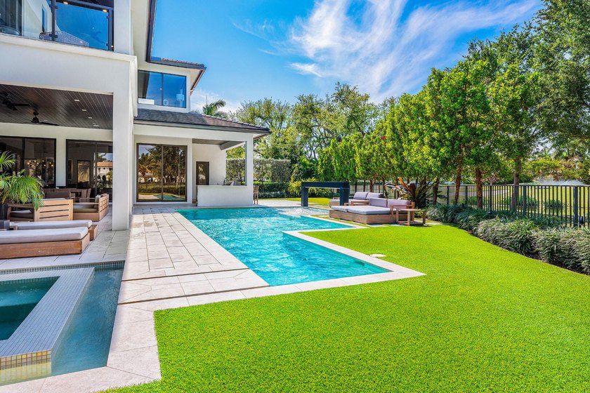 Welcome to 117 Thatch Palm Cove, located on the quietest - photo 42