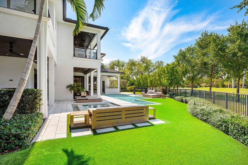Welcome to 117 Thatch Palm Cove, located on the quietest - photo 43