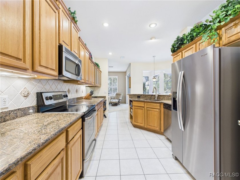 Beautiful Pool Home in Rainbow Springs Country Club Nestled in - photo 10