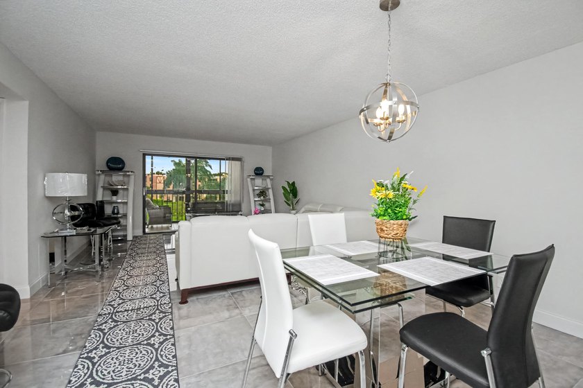 Renovated with timeless style, this beautifully appointed 2 - photo 10