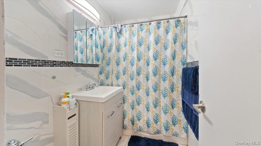 Welcome to Fordham Terrace! This 2 bedroom is conveniently - photo 10