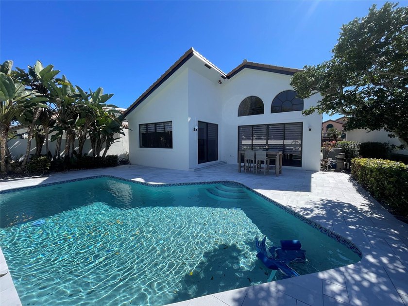 GREAT INVESTMENT. TENANT OCCUPIED. DO NOT DISTURB TENANT. This - photo 2