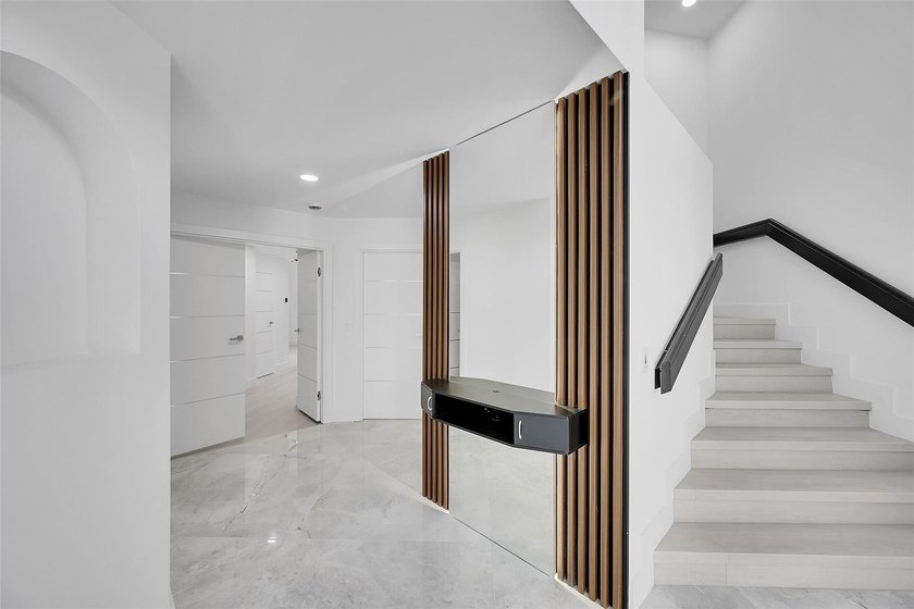 GREAT INVESTMENT. TENANT OCCUPIED. DO NOT DISTURB TENANT. This - photo 6