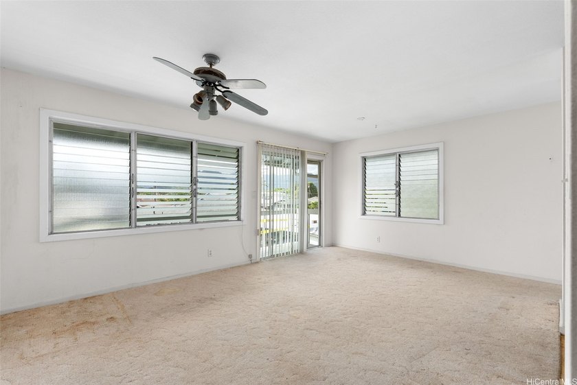 Spacious 6-bedroom, 3-bath home approximately 1968 sq. ft. of - photo 14