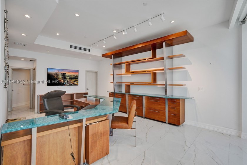 SPECTACULAR, FULLY REMODELED 2 STORY PENTHOUSE HOME OVERLOOKING - photo 15