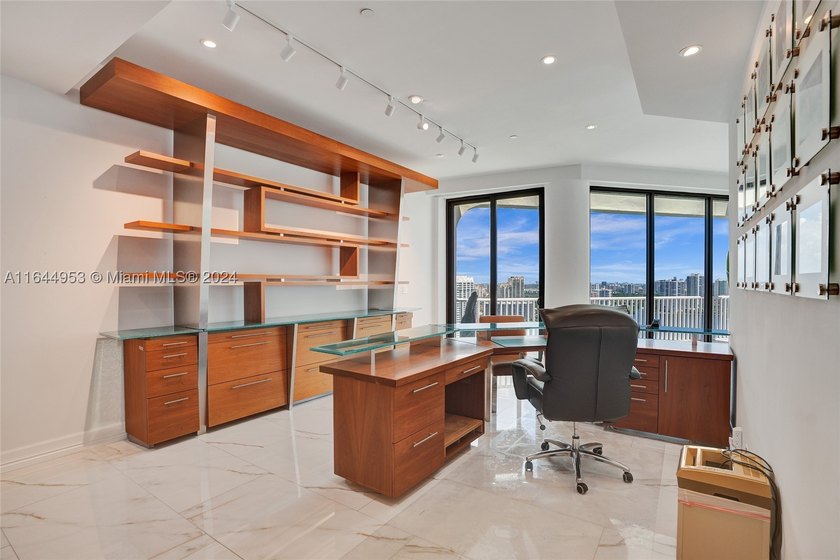 SPECTACULAR, FULLY REMODELED 2 STORY PENTHOUSE HOME OVERLOOKING - photo 18
