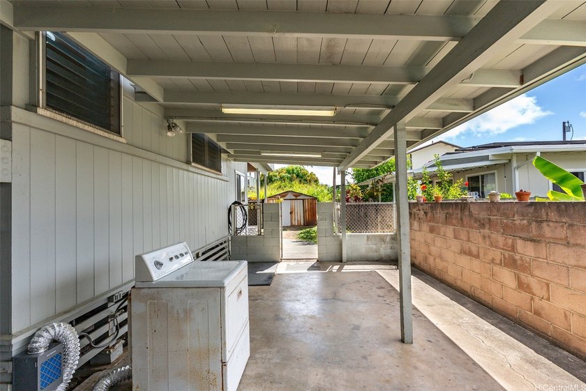 Spacious 6-bedroom, 3-bath home approximately 1968 sq. ft. of - photo 20