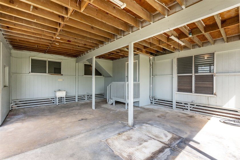 Spacious 6-bedroom, 3-bath home approximately 1968 sq. ft. of - photo 22