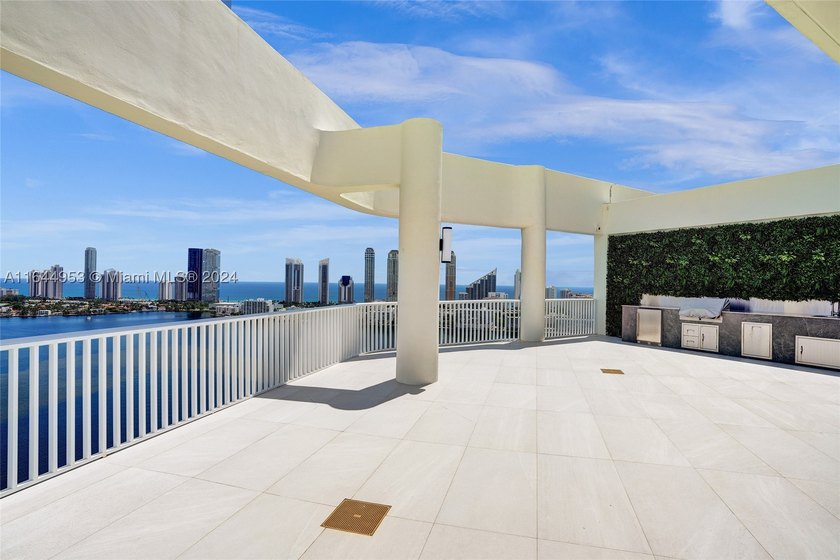 SPECTACULAR, FULLY REMODELED 2 STORY PENTHOUSE HOME OVERLOOKING - photo 24