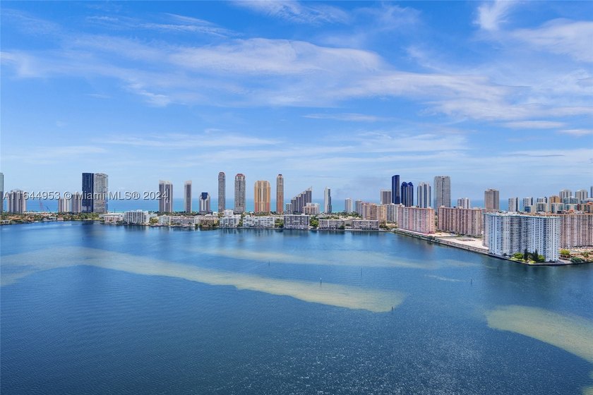 SPECTACULAR, FULLY REMODELED 2 STORY PENTHOUSE HOME OVERLOOKING - photo 26