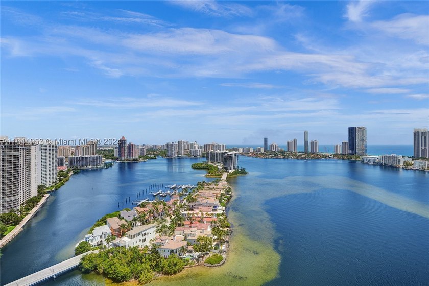 SPECTACULAR, FULLY REMODELED 2 STORY PENTHOUSE HOME OVERLOOKING - photo 27