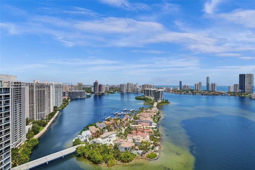SPECTACULAR, FULLY REMODELED 2 STORY PENTHOUSE HOME OVERLOOKING - photo 29