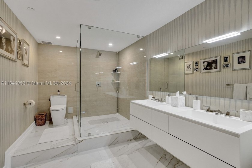 SPECTACULAR, FULLY REMODELED 2 STORY PENTHOUSE HOME OVERLOOKING - photo 39