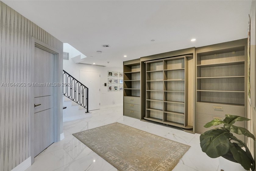SPECTACULAR, FULLY REMODELED 2 STORY PENTHOUSE HOME OVERLOOKING - photo 42