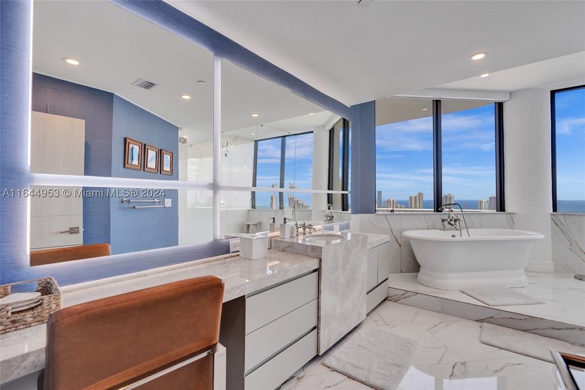 SPECTACULAR, FULLY REMODELED 2 STORY PENTHOUSE HOME OVERLOOKING - photo 51