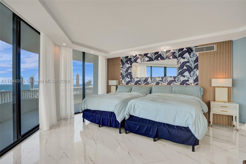SPECTACULAR, FULLY REMODELED 2 STORY PENTHOUSE HOME OVERLOOKING - photo 58