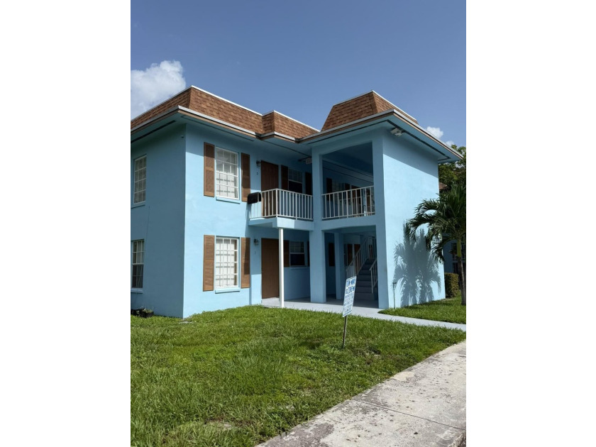 Welcome to this 1 bedroom, 1-bathroom condo located in Kentwood - photo 3