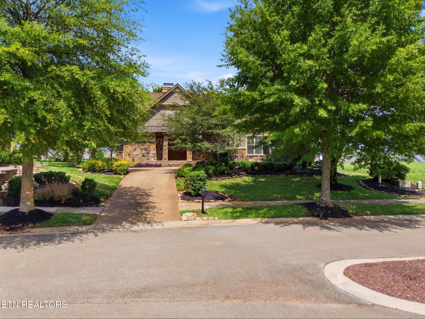 Welcome to 593 Old Barn Lane, a distinguished Craftsman - photo 2
