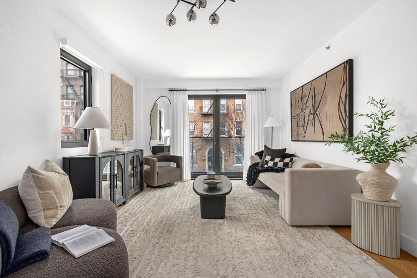 Light, warmth, and design intention converge in this Park Slope - photo 4