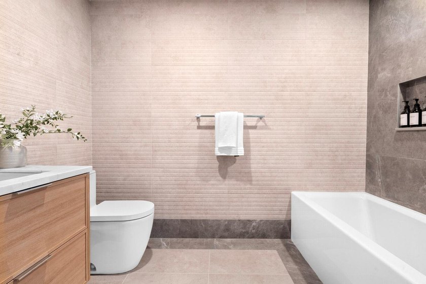 Light, warmth, and design intention converge in this Park Slope - photo 8