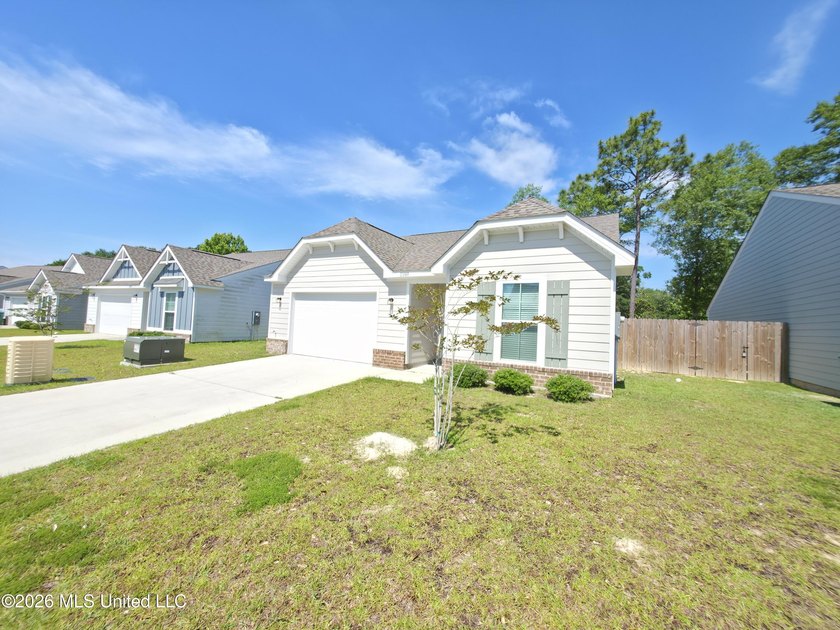 This beautiful home in Gulfport is designed for both style and - photo 5