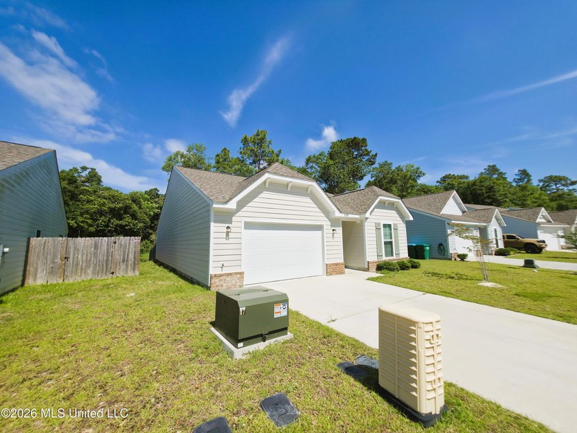 This beautiful home in Gulfport is designed for both style and - photo 7