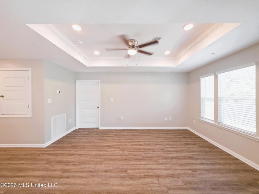 This beautiful home in Gulfport is designed for both style and - photo 9