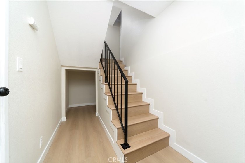 Welcome to this beautifully updated 3-bedroom, 2.5-bathroom home - photo 16