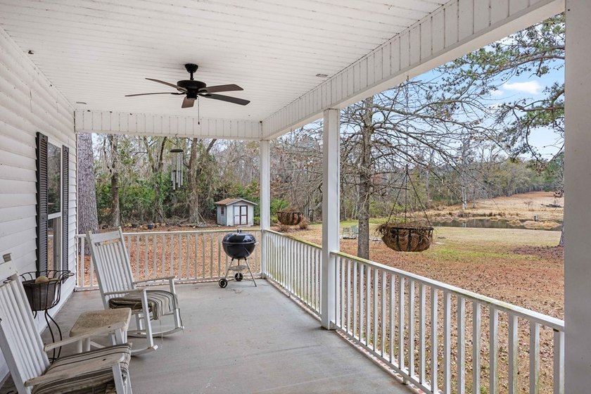 Perfectly maintained, like-new two-bedroom, two-bath home - photo 8