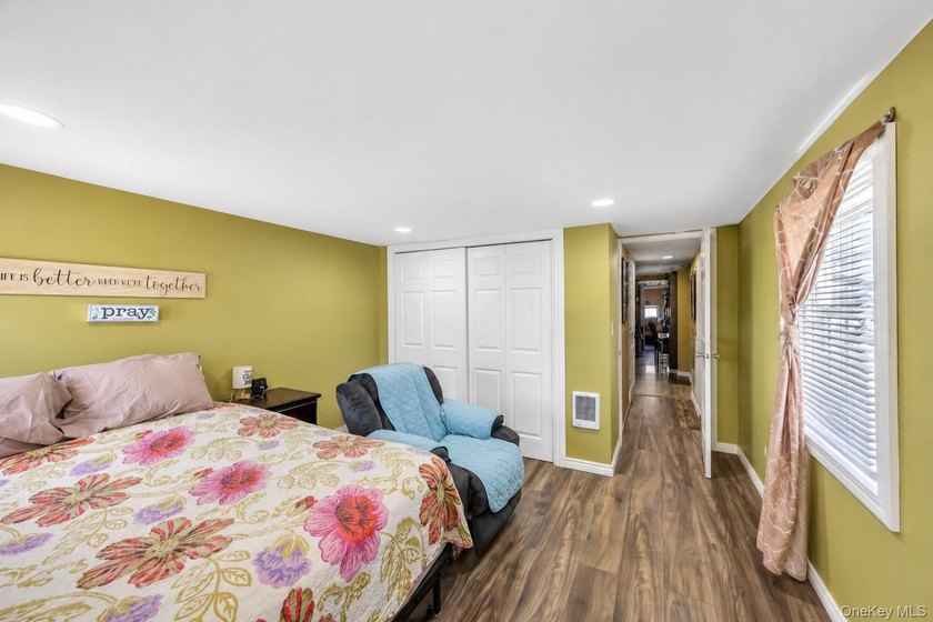 Welcome to this beautifully maintained 2-bedroom, 1-bath mobile - photo 18
