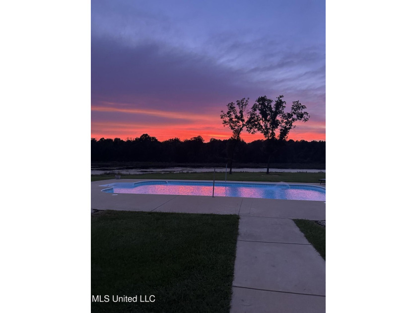 The owners will sell 10 to 23 acre lakefront homesite tracts, if - photo 5