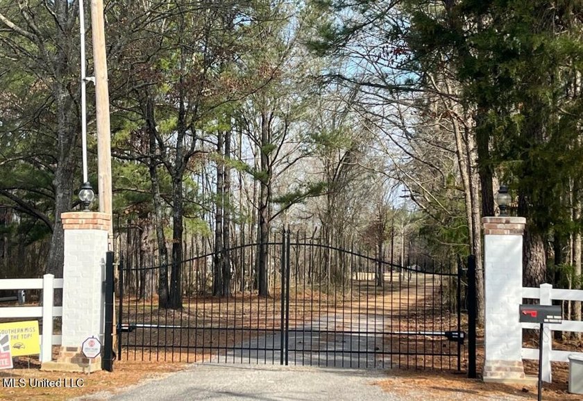 The owners will sell 10 to 23 acre lakefront homesite tracts, if - photo 8