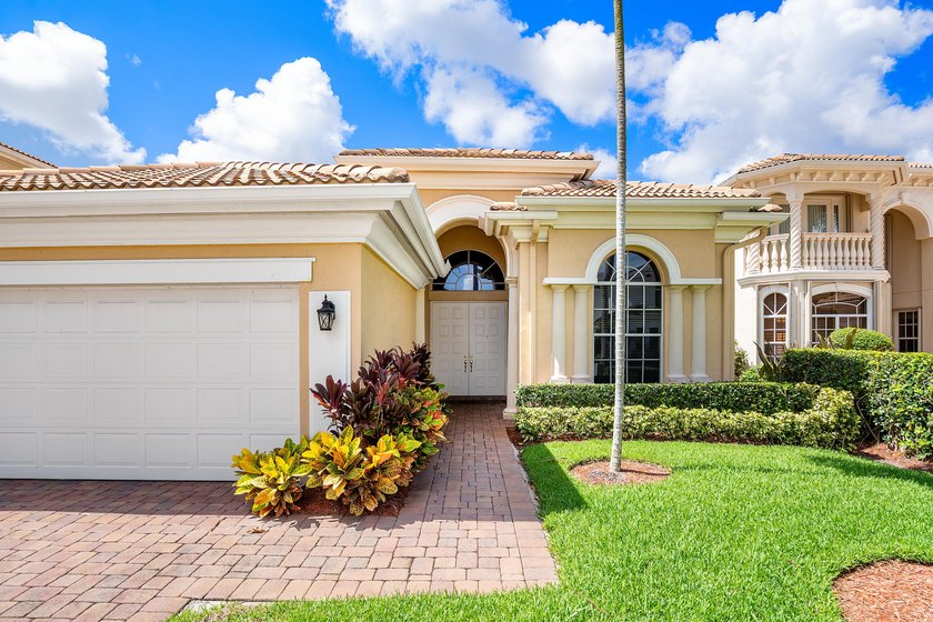 This Southern Exposure 3-bedroom, 2.5-bathroom residence on an - photo 3