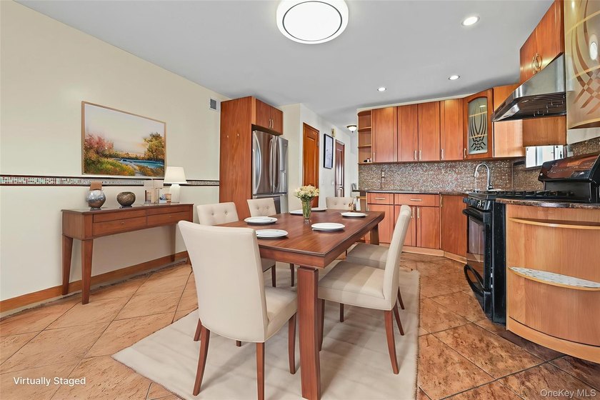 Welcome to this cozy, move-in-ready townhouse located on a quiet - photo 3