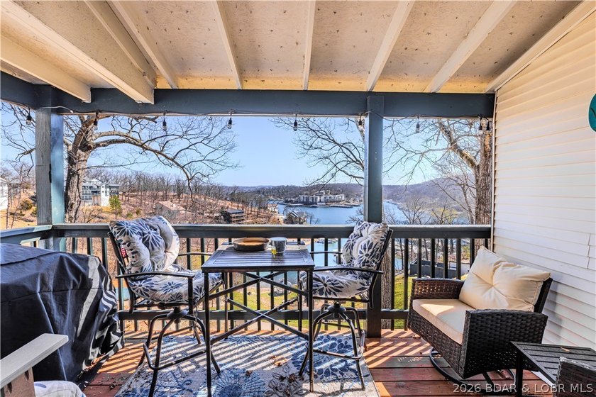 This beautifully updated 2-bdrm, 1.5-bath condo at Steeple Ridge - photo 17
