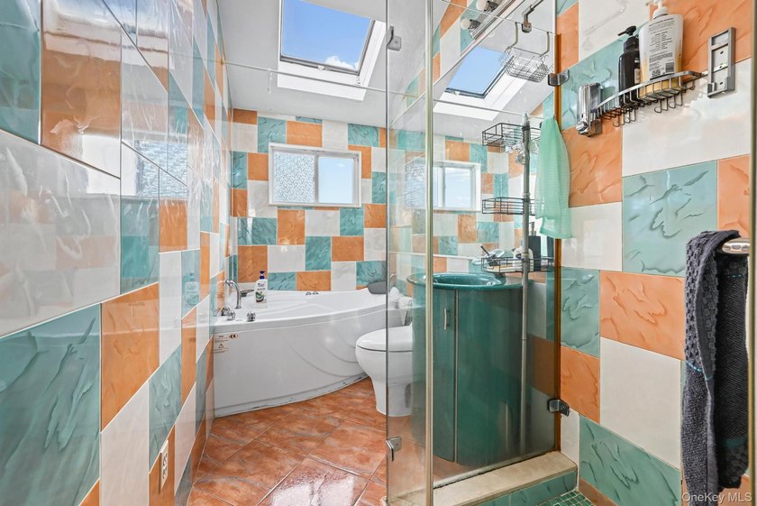 Welcome to this cozy, move-in-ready townhouse located on a quiet - photo 8