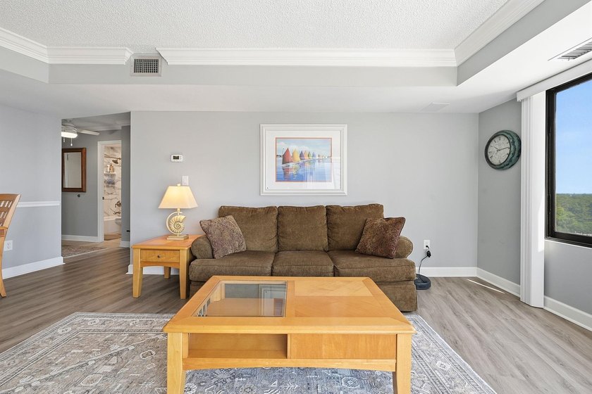 Fully renovated one-bedroom, one-bathroom condo in the Atlantis - photo 14