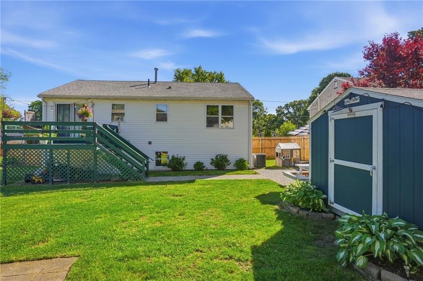 Welcome to this bright and inviting home in Warwick's desirable - photo 19