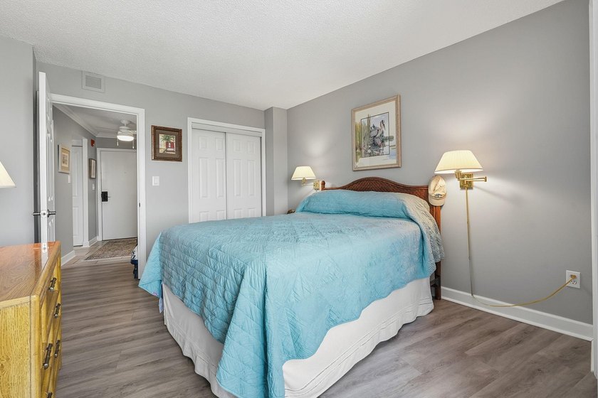 Fully renovated one-bedroom, one-bathroom condo in the Atlantis - photo 26