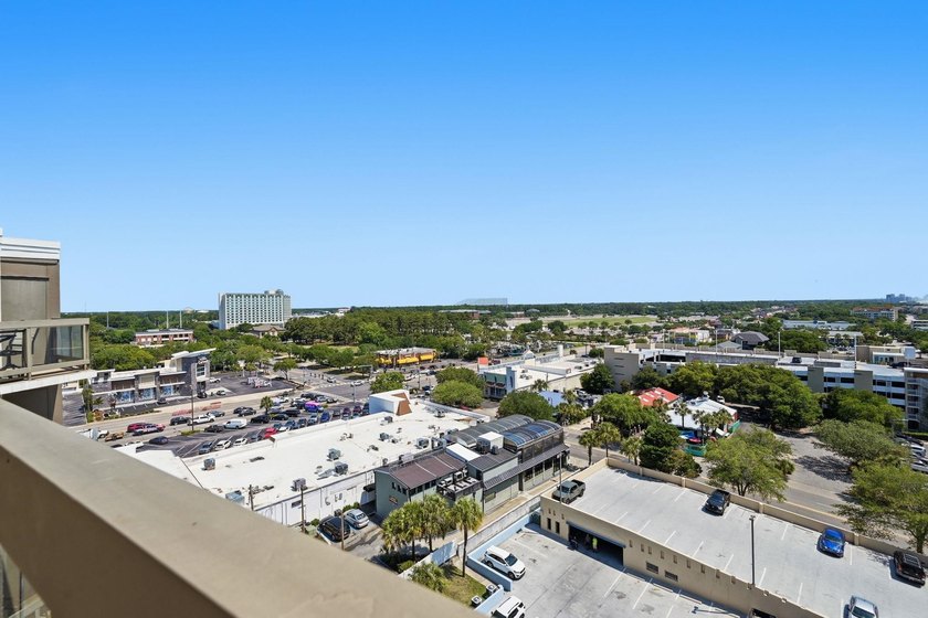 Fully renovated one-bedroom, one-bathroom condo in the Atlantis - photo 35