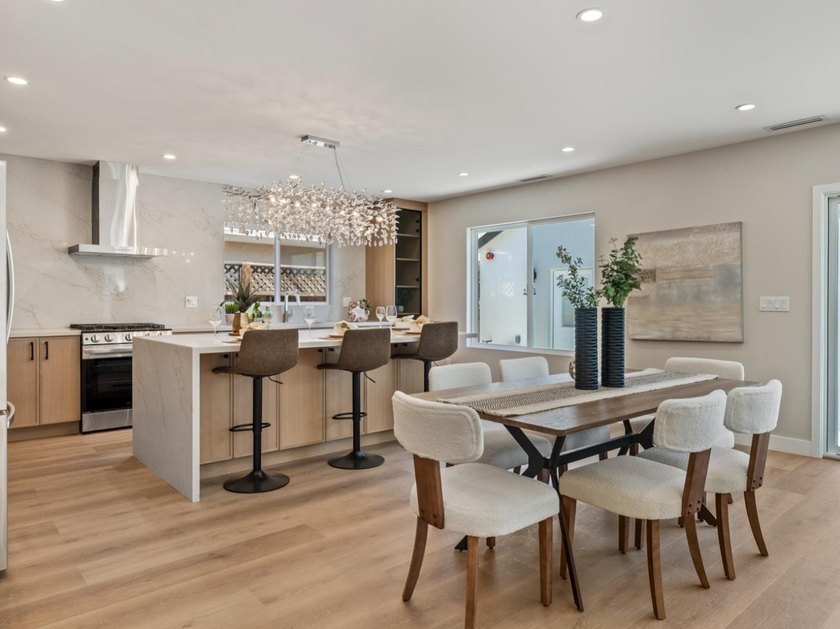 Exceptional Rose Garden property offering 5 bedrooms and 4 full - photo 35
