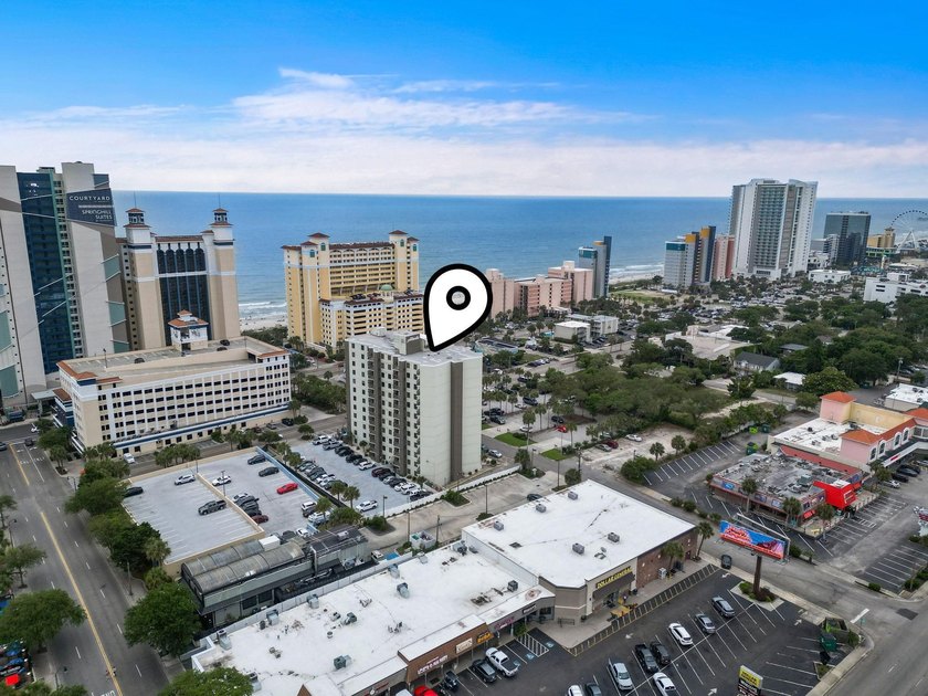 Fully renovated one-bedroom, one-bathroom condo in the Atlantis - photo 42