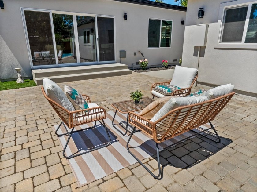 Exceptional Rose Garden property offering 5 bedrooms and 4 full - photo 43