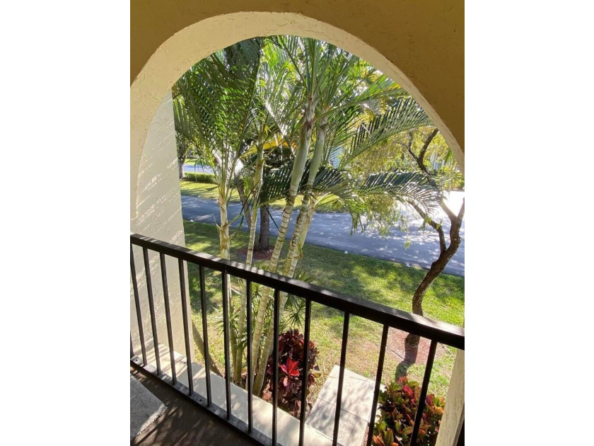 Spacious 2 BR / 2 Bath unit, in all age gated community. Lease - photo 5