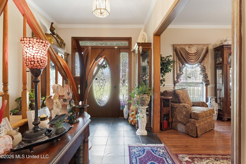 Welcome to 918 N Country Club Lane - a beautifully maintained - photo 7
