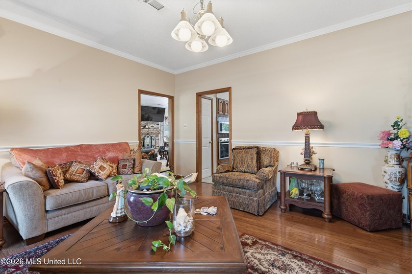 Welcome to 918 N Country Club Lane - a beautifully maintained - photo 9