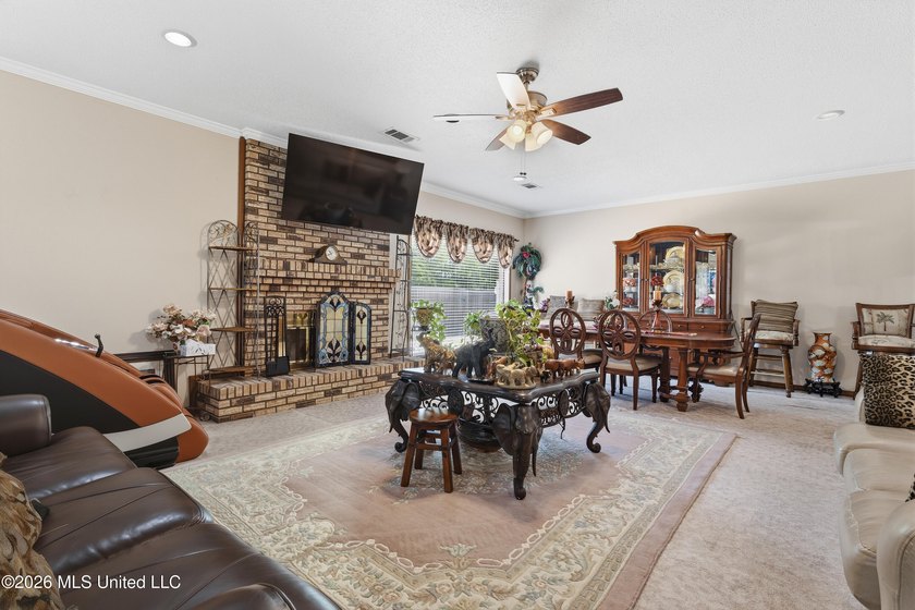Welcome to 918 N Country Club Lane - a beautifully maintained - photo 10